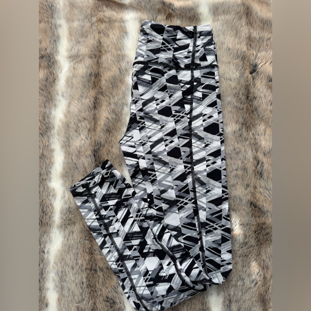 Victoria's Secret Black, Gray, and White Leggings Victoria Sport-Medium